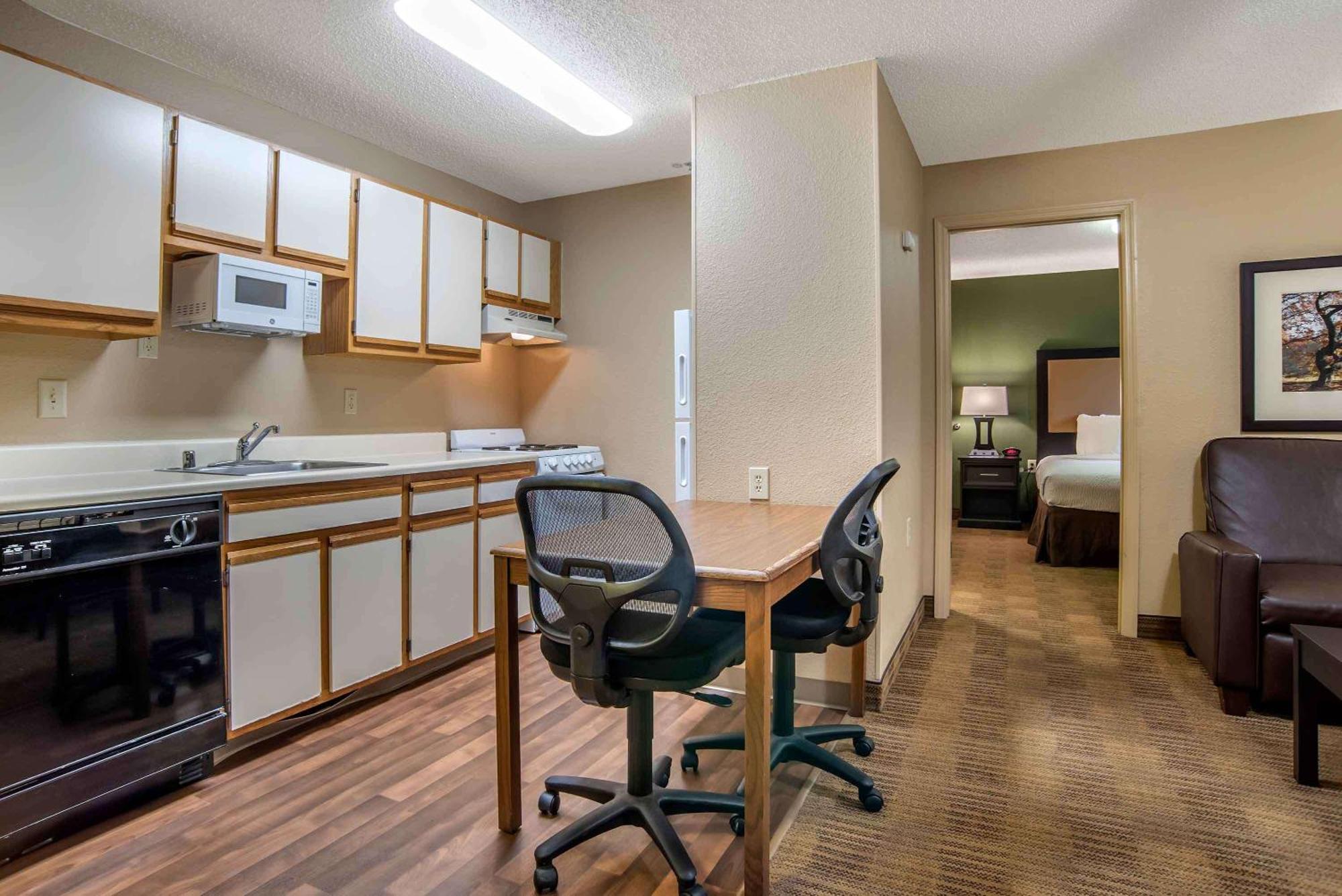 Extended Stay America Suites - Oklahoma City - Northwest Экстерьер фото